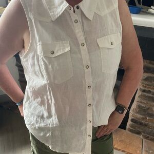 Sundance White Floral Trim Top